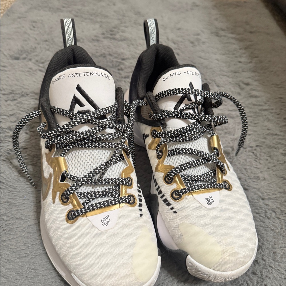 Kids Nike Giannis Immortality Shoes - Black and Gold - Picture 2 of 4